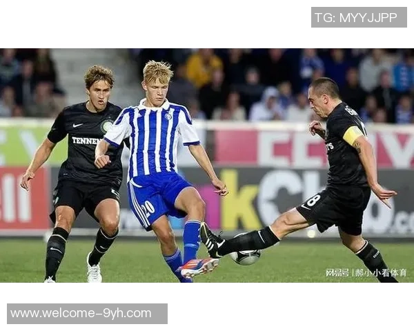 足球历史上那些令人惊叹的戴帽球员及其精彩瞬间回顾